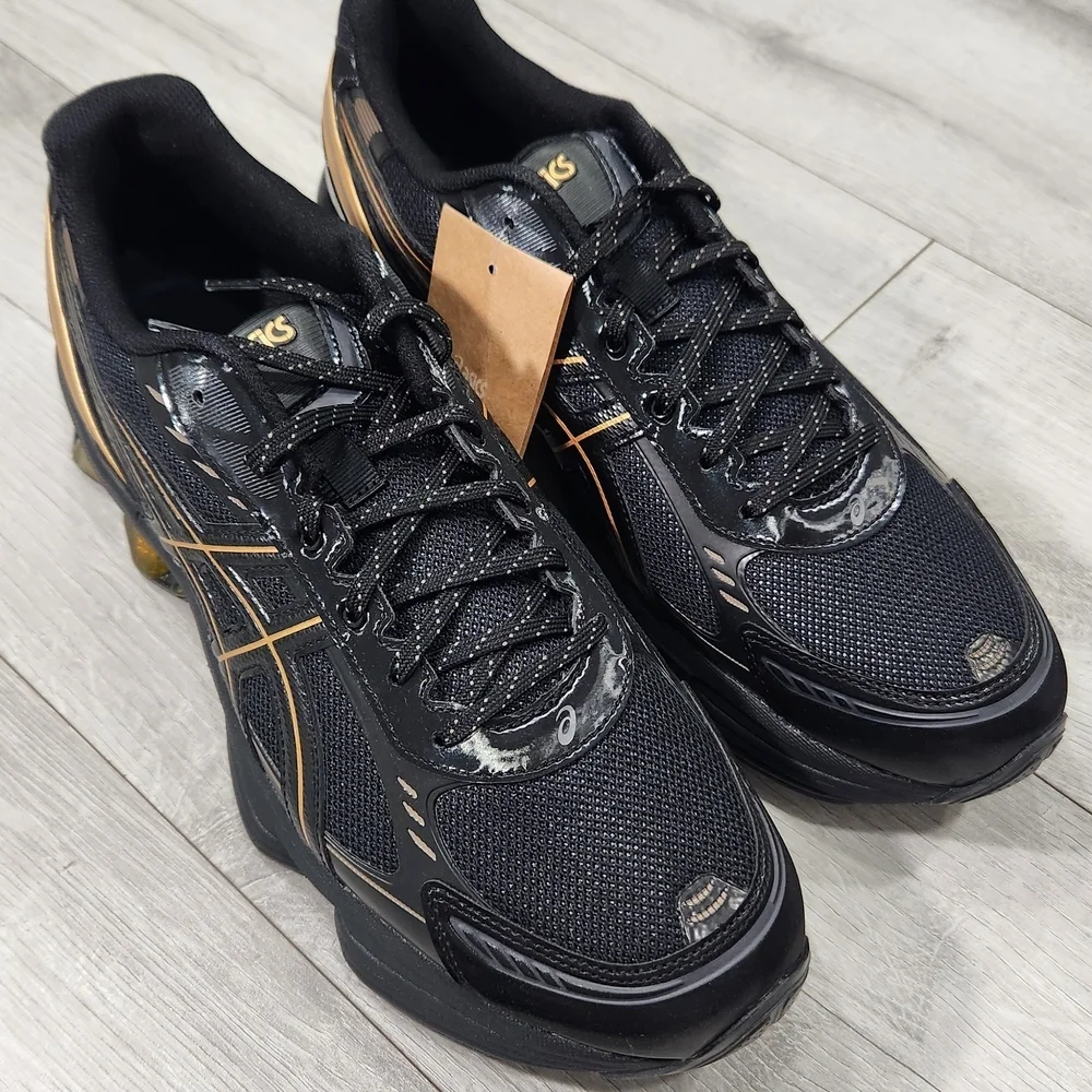 ASICS Men's Black and Gold Running Shoes